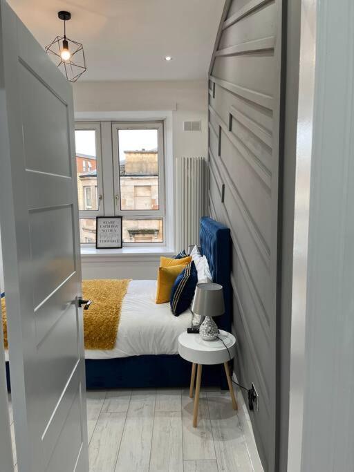 ULTRA LAVISH APARTMENT SLEEPS 4 GUEST COMFY, NETFLIX, 1 x Double Bed , 2 x Single Beds Glasgow Exterior foto