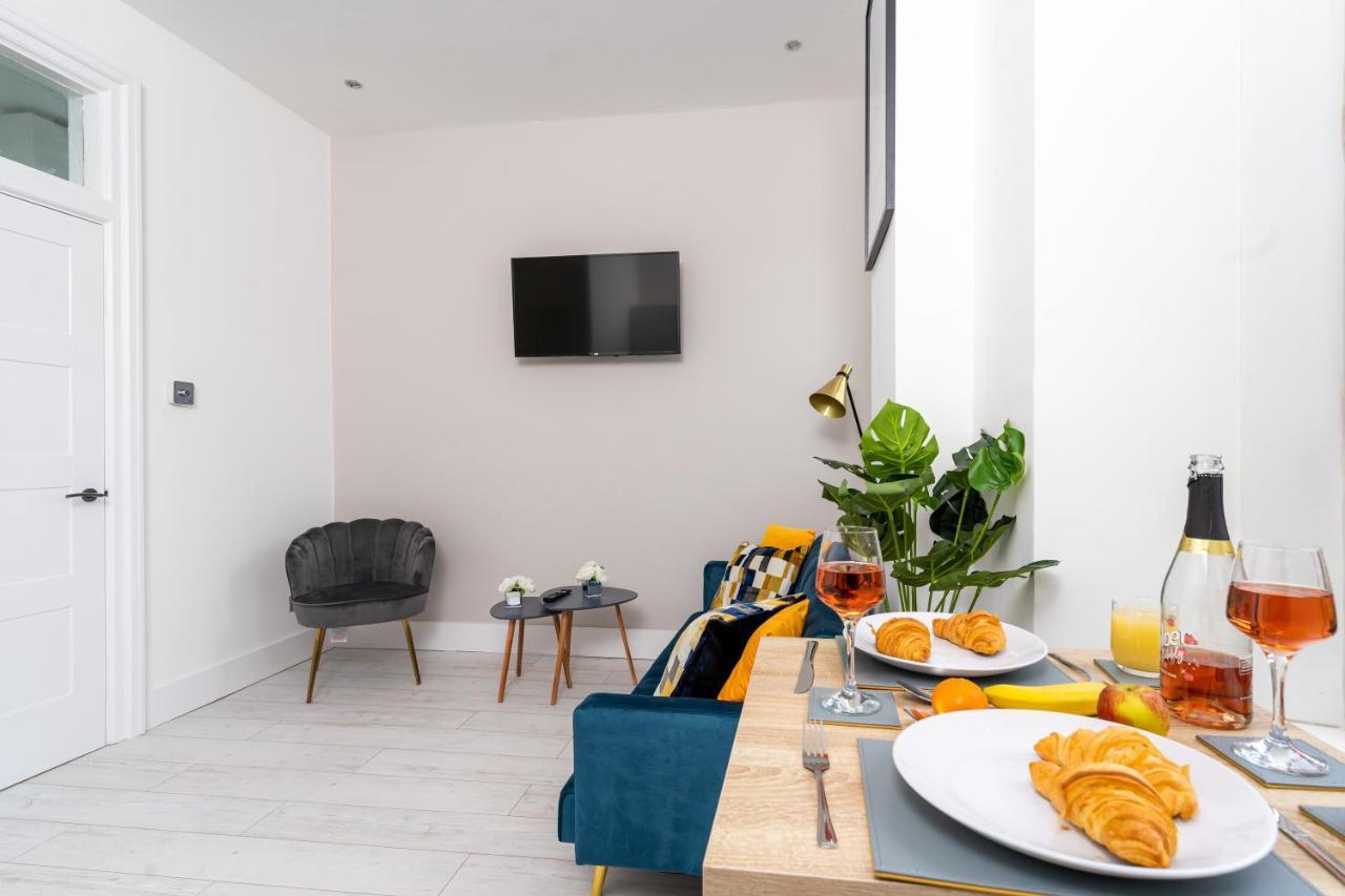 ULTRA LAVISH APARTMENT SLEEPS 4 GUEST COMFY, NETFLIX, 1 x Double Bed , 2 x Single Beds Glasgow Exterior foto