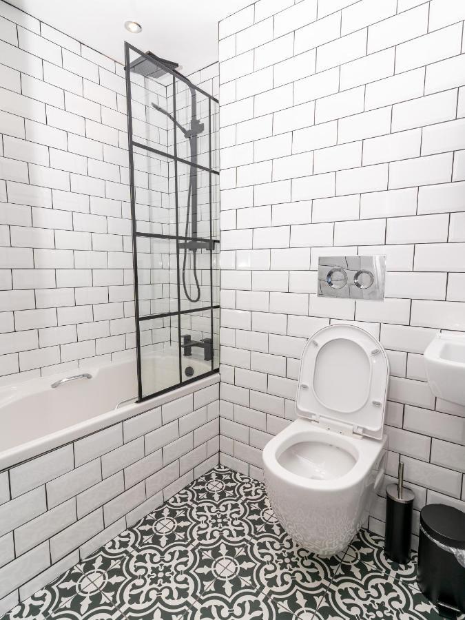 ULTRA LAVISH APARTMENT SLEEPS 4 GUEST COMFY, NETFLIX, 1 x Double Bed , 2 x Single Beds Glasgow Exterior foto