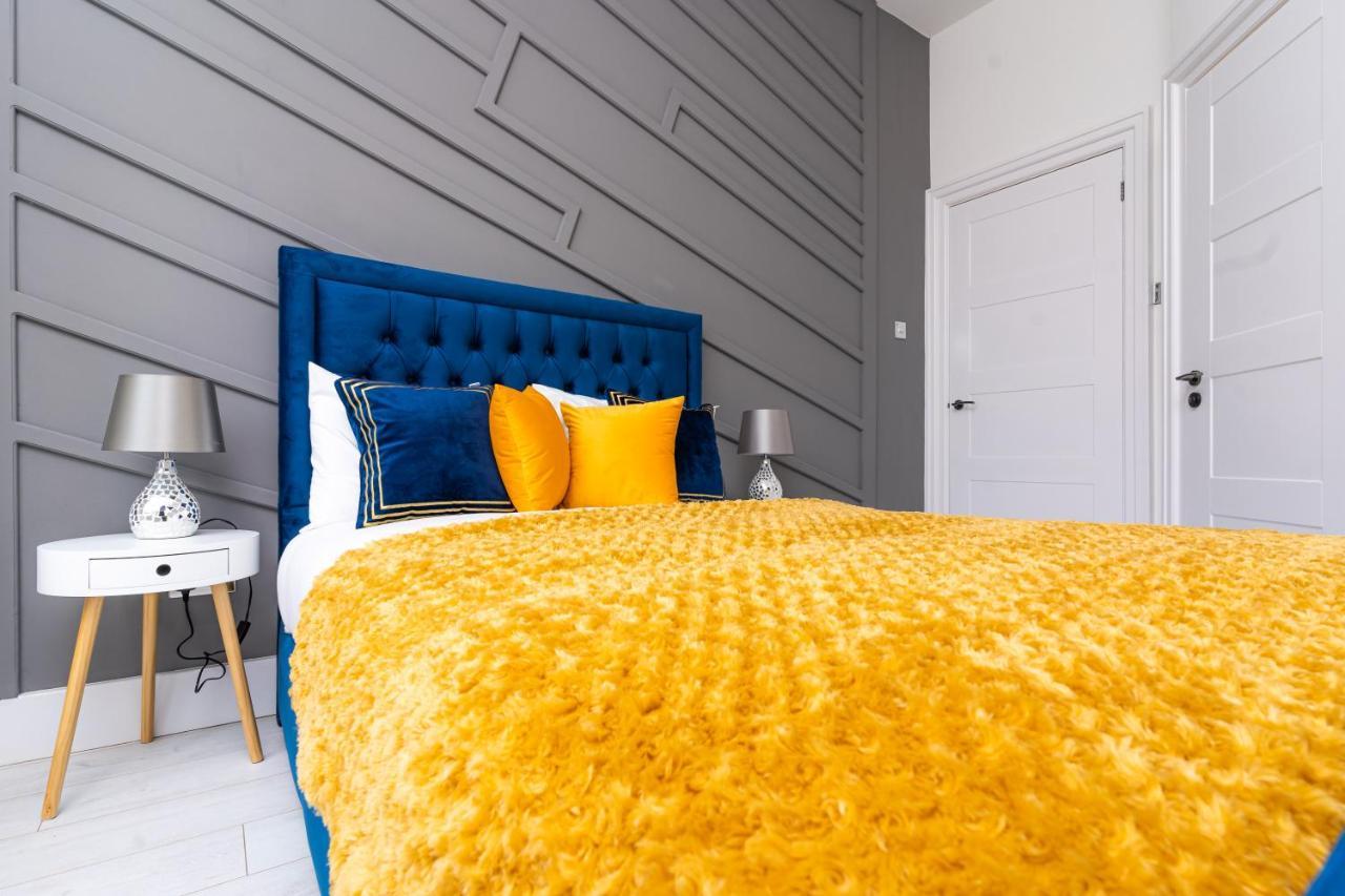 ULTRA LAVISH APARTMENT SLEEPS 4 GUEST COMFY, NETFLIX, 1 x Double Bed , 2 x Single Beds Glasgow Exterior foto